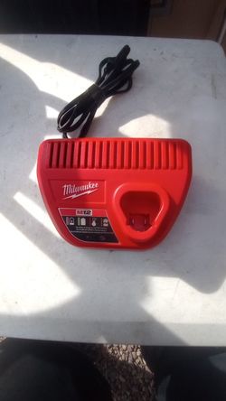 Milwaukee 12v Battery Charger