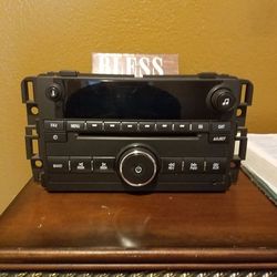 Chevy Suburban stock radio