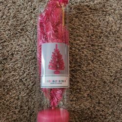 Pink Tree With 15 Silver Ornaments 