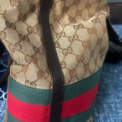 Gucci Handbag, Large, And In Charge!!