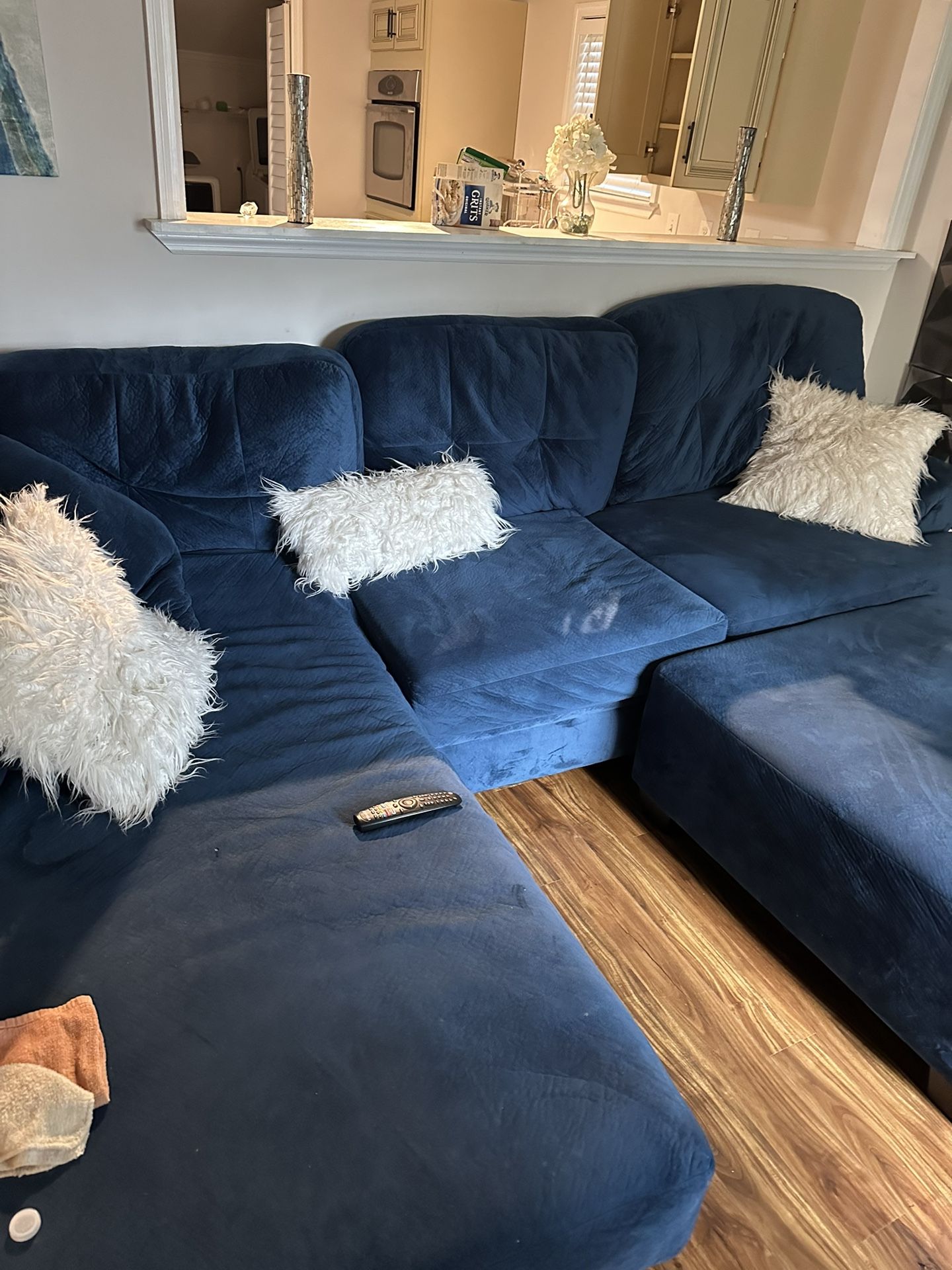 💥 Must Sell: Couch Set, Bed Frame, Microwave – Priced to Move!