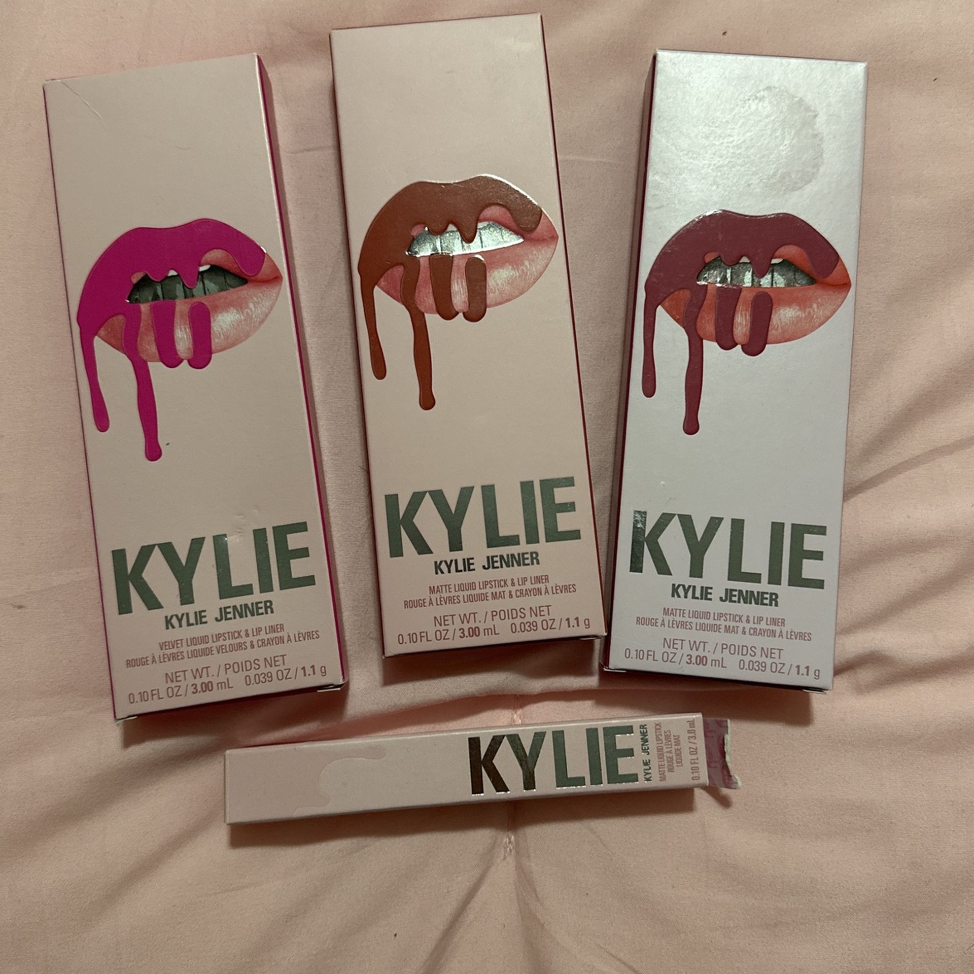 Kylie Jenner Lipstick & Lip Liner