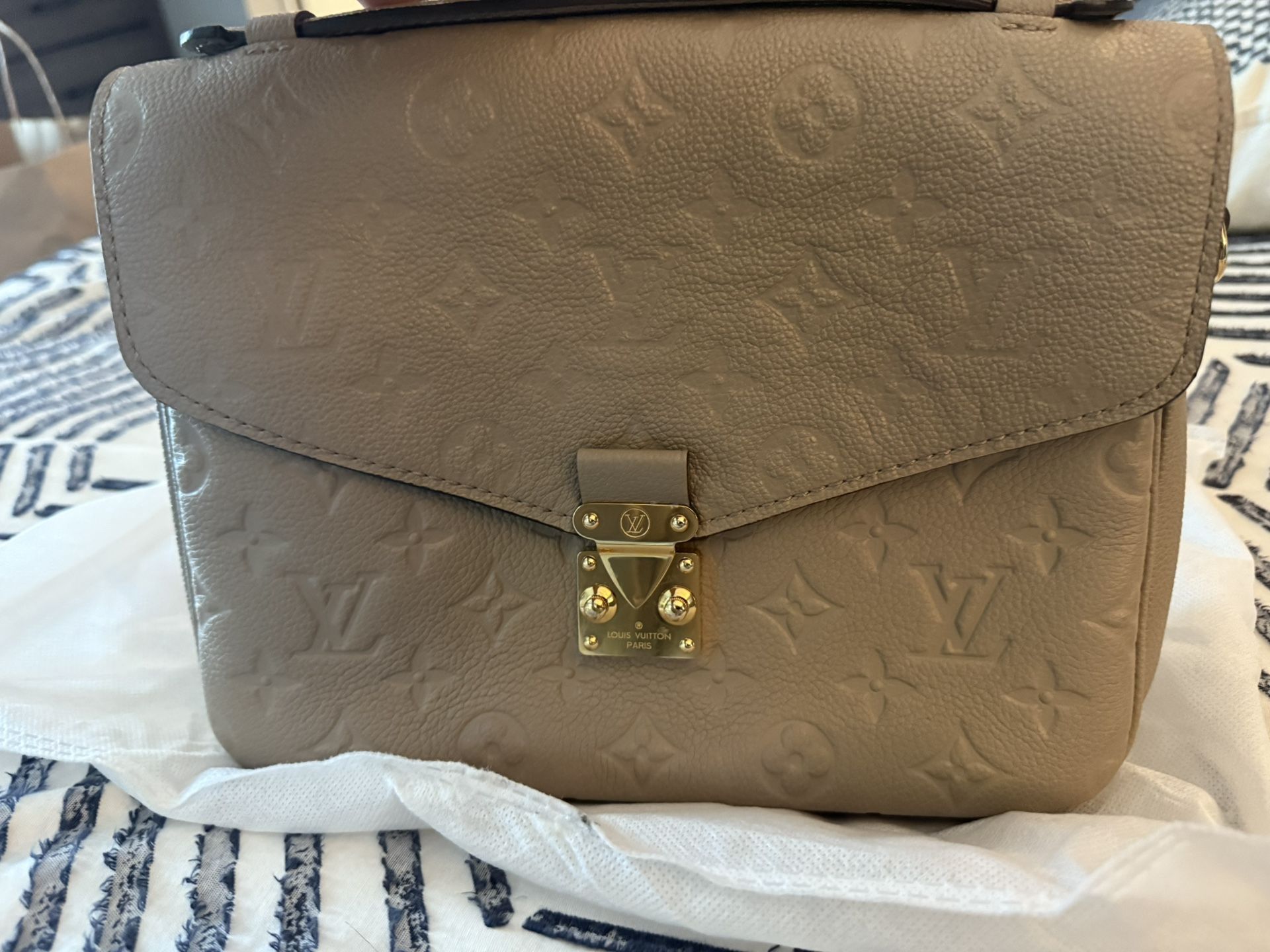 Louis Vuitton Pochette Metis