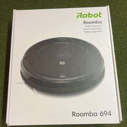 iRobot Roomba 694 Robot Vacuum-Wi-Fi Connect, Personalized Cleaning Recommendations, Works with Alexa
