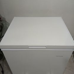 Frigidaire Small Freezer, Congelador Pequeño, Perfecto,perfect