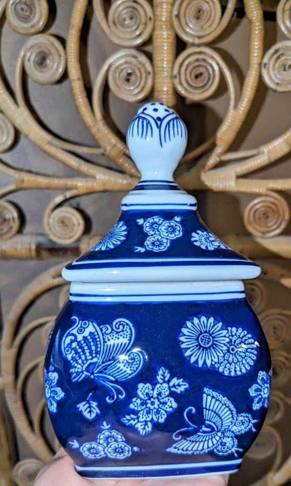 Bombay Covered Porcelain Dish