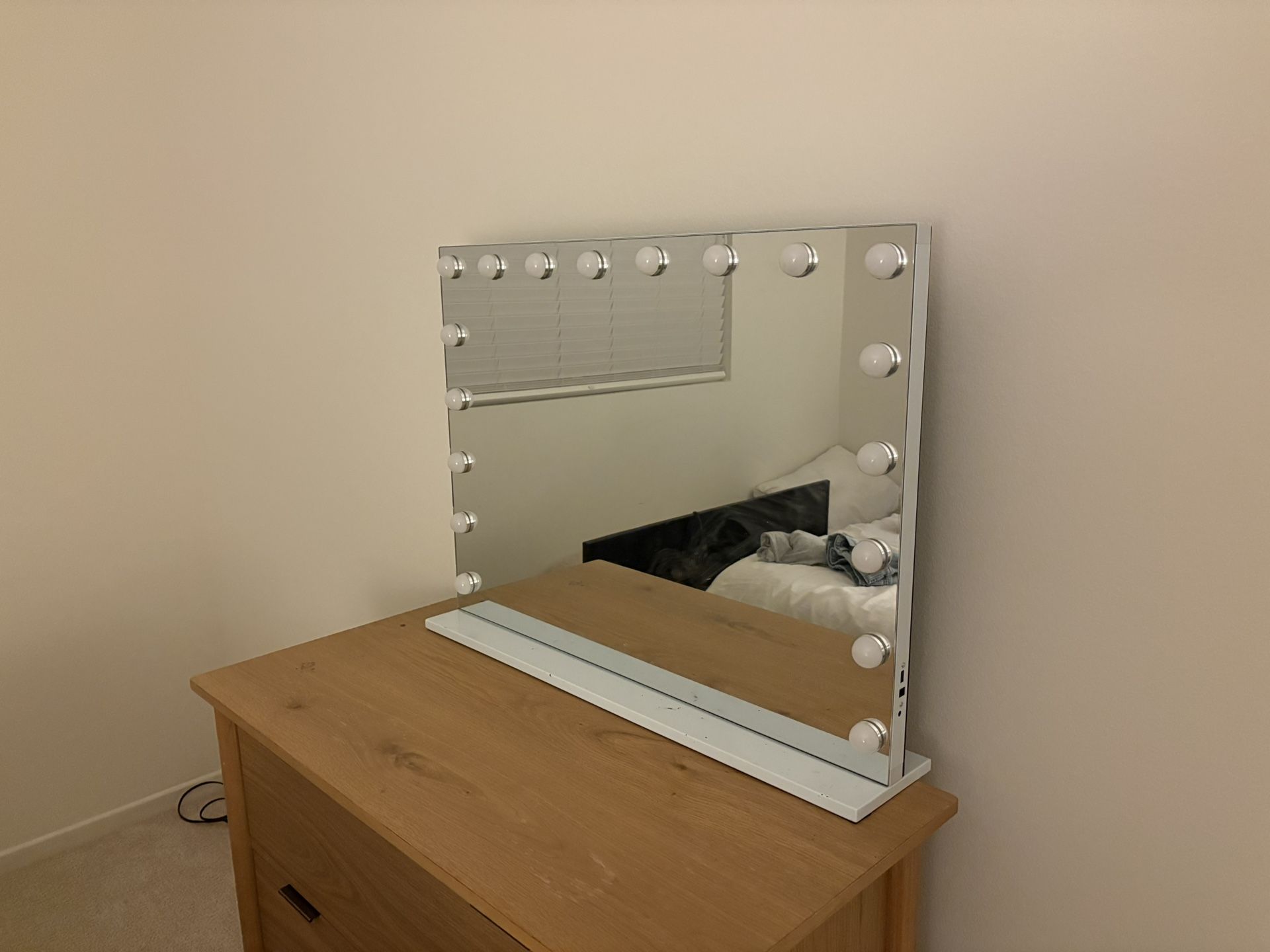 vanity mirror