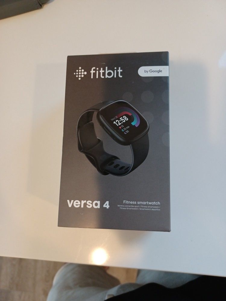 Fitbit Versa 4 