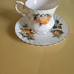 Mini teacup and saucer - Elizabethan fine bone china - Florida orange pattern - perfect condition
