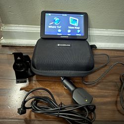 Garmin Nuvi 2555lm Navigation, 2 Chargers, Case And Car Mount/stand