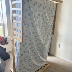Toddler bed