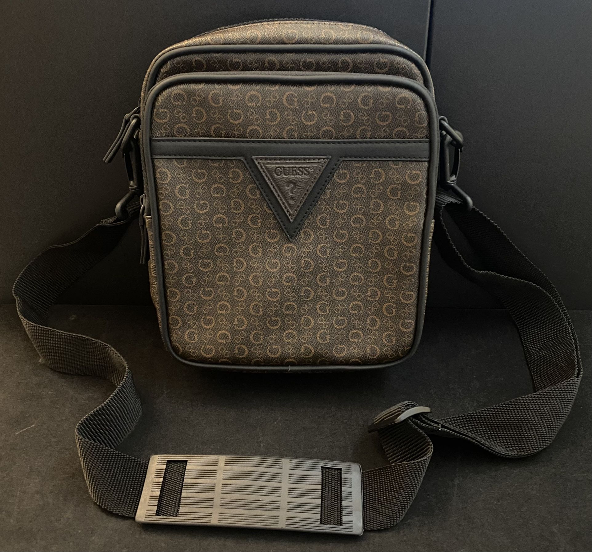 GUESS Crossbody Bag