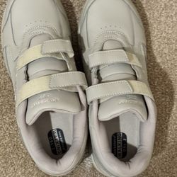 New balance size 11 men’s sneakers