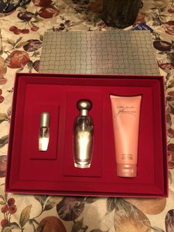 Estée Lauder perfume