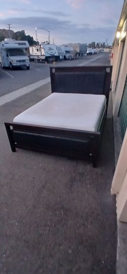 QUEEN BED FRAME WITH BOX AND MATTRESS
