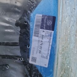 Windshield Mercedes Benz 