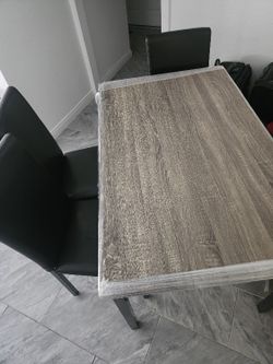 Garza Dining Table Set With Chairs Brand New
