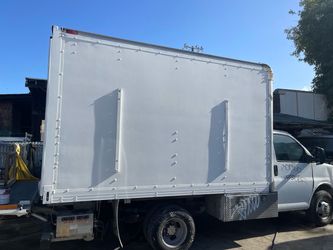 2010 Chevy express Box truck