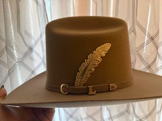 Carin Leon sombrero