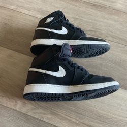 Jordan Retro Og Ying Yang  Size 6 Y