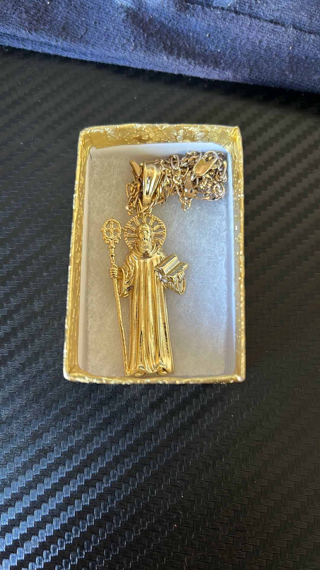 Gold chain of san hudas for cheap