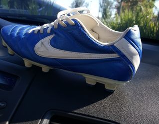 Nike tiempo size 7