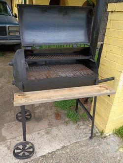 BBQ PIT (NEW) MEASUREMENTS IN THE LAST  PHOTO.