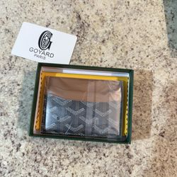 cardholder 