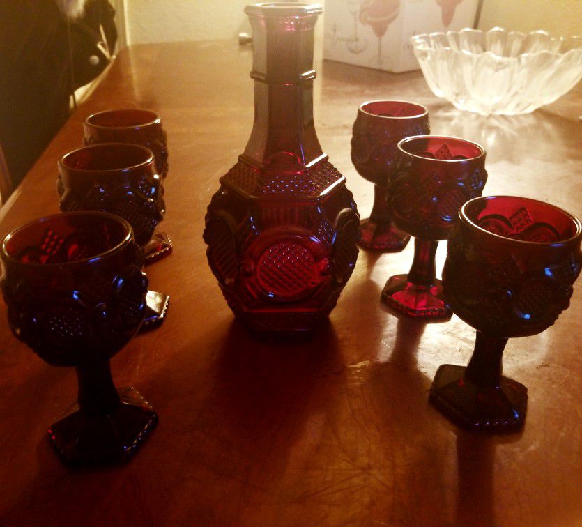 Avon  Vintage Cape Cod Decanter and Wine Glass Set