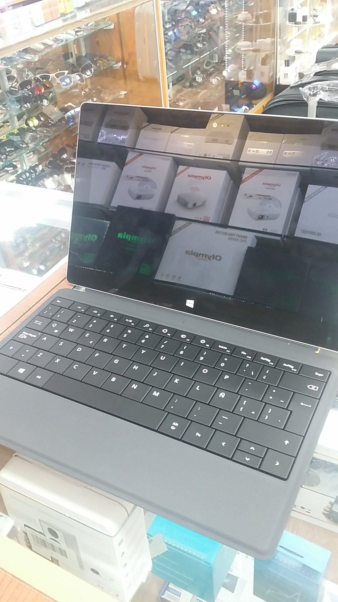 MICROSOFT SURFACE PRO 2 10.6 INCH 64GB WITH KEYBOARD FOR SALE!!!!