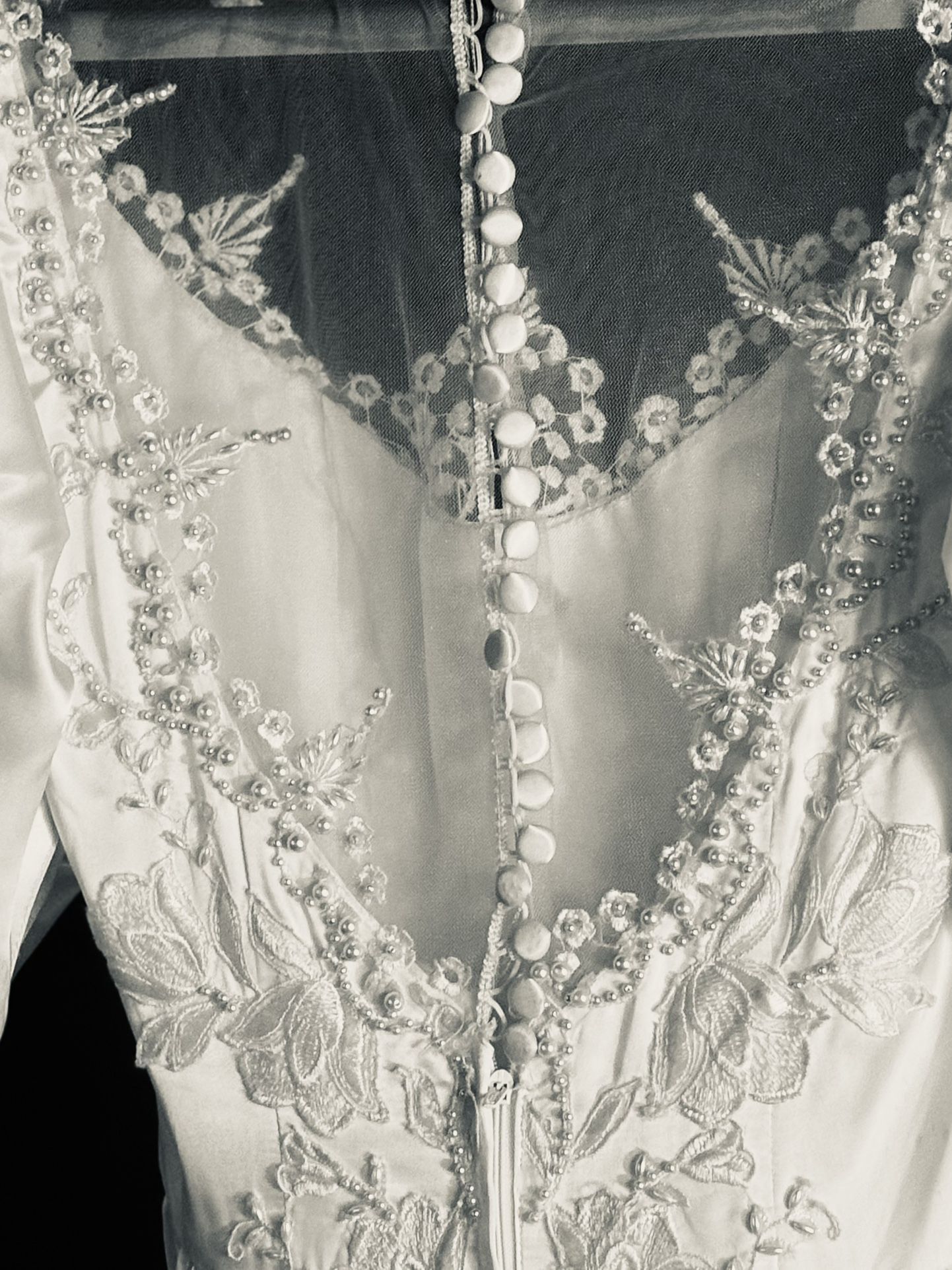 Beautiful Vintage Off White Wedding Dress With Long Train