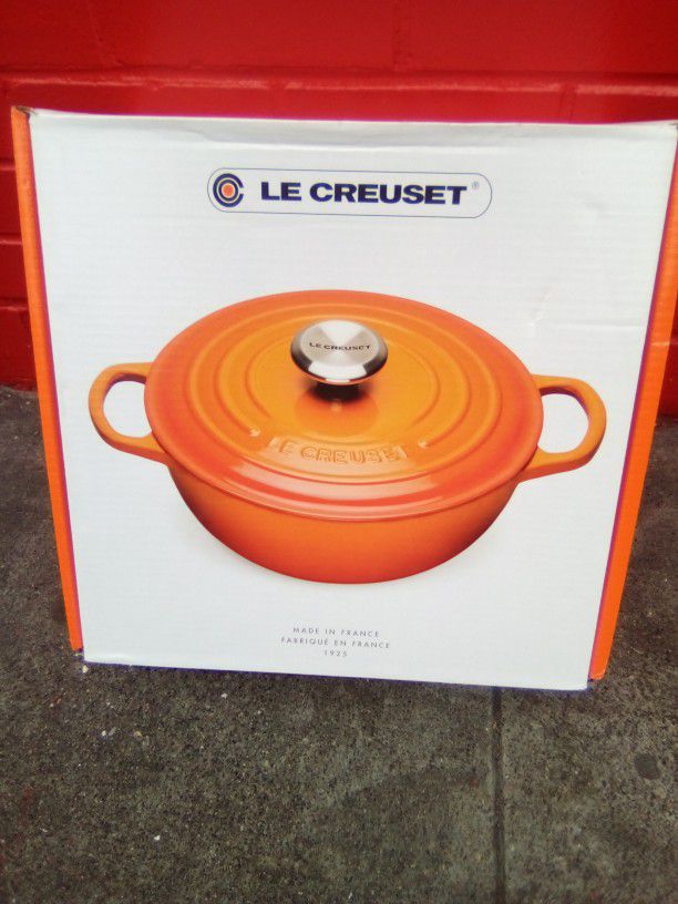 Le Crueset 7 Liter Cast Iron Pot (New) Dutch Oven