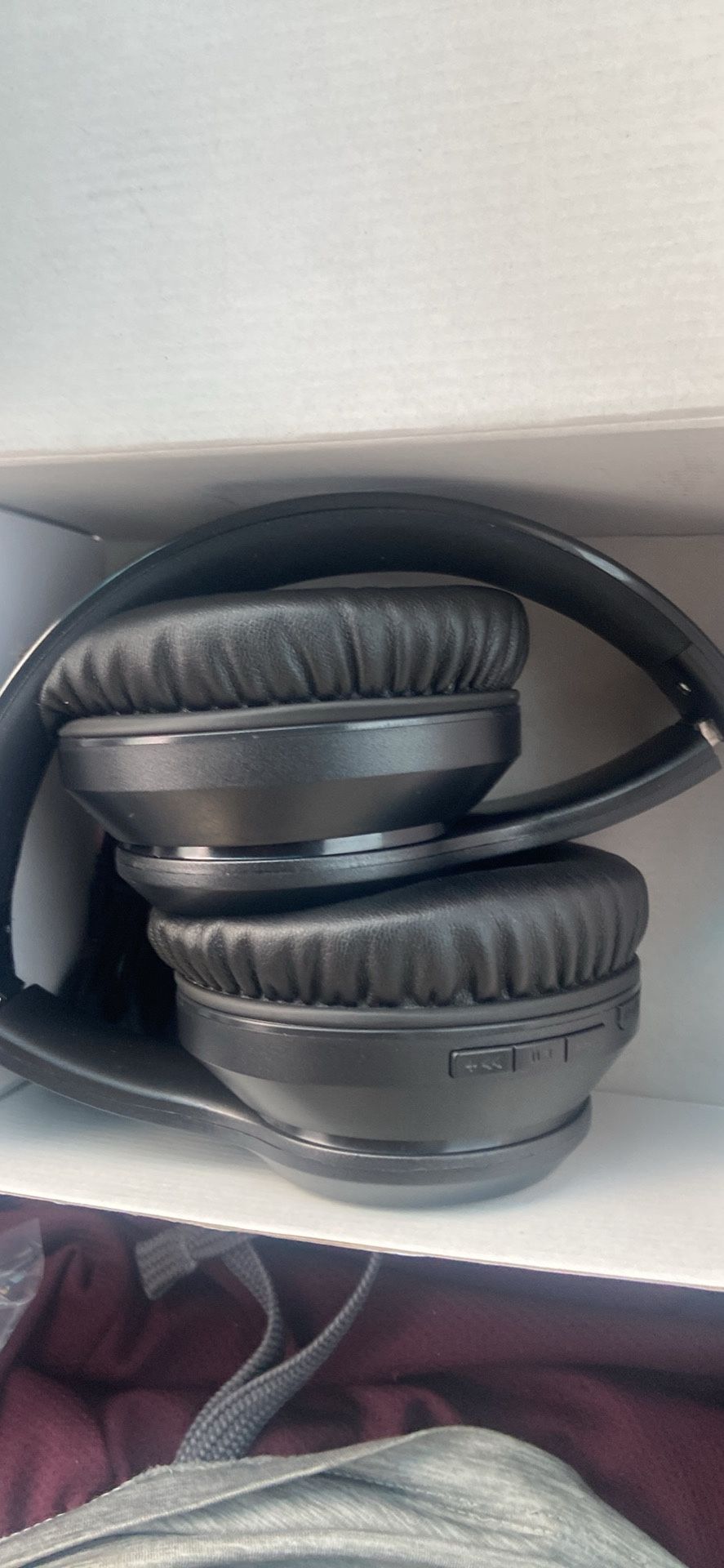 Bluetooth Headphones Hybrid Active Noise Cancelling Headphones Wireless Over Ear , 60H Playtime, 40MM Big Spearker HiFi Stereo Sound Deep Bass Foldabl