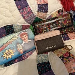 Various Women’s Wallets 