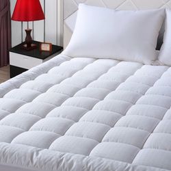 EASELAND King Size Mattress Pad Pillow Top Mattress Cover Quilted Fitted Mattress Protector Cotton 8-21" Deep Pocket Cooling Topper (78x80 Inches, Whi