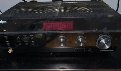 2 Big Black Speakers And Amp