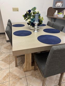 Dining table w/ chairs