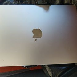 MacBook Pro 14 (2021)