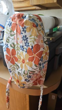 Surgical scrub cap