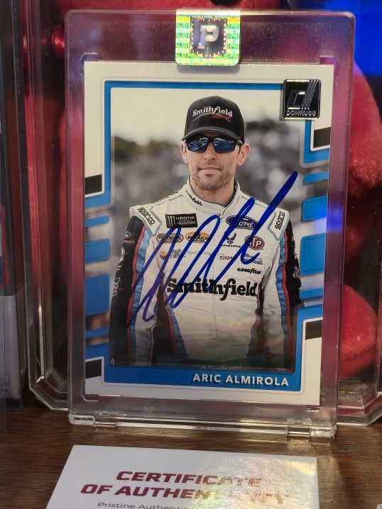 2018 Aric Almirola Autographed Donruss NASCAR trading card, specifically card #54.
W/COA.