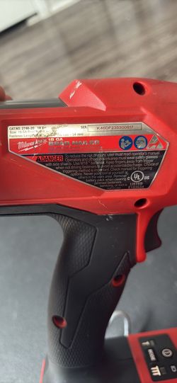 Milwaukee M18 Fuel 18-Volt lithium-ion Brushless Cordless Gen2 18-gauge Brad Nailer