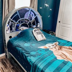 Kids Star Wars Full Size Light Up Bookcase Bed with matching Star Wars desk & Lamp!!!!