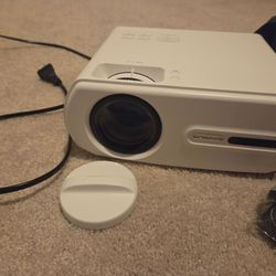 Projector and case, great condition!