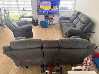 Couches / sofa / living room set