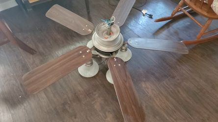 living room fan $15