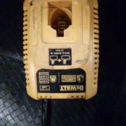 DeWalt Compact Charger 