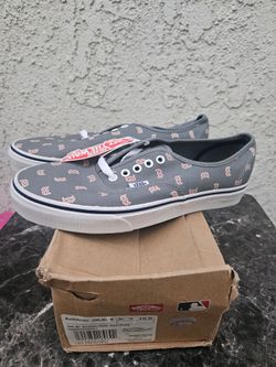 RARE BRAND NEW NEVER WORN MENS VANS AUTHENTIC "BOSTON RED SOX" SIZE 10 SHOES