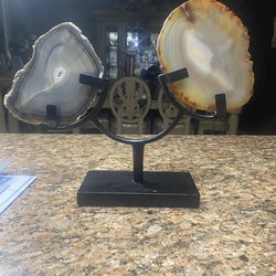 Decorative sliced crystal stand