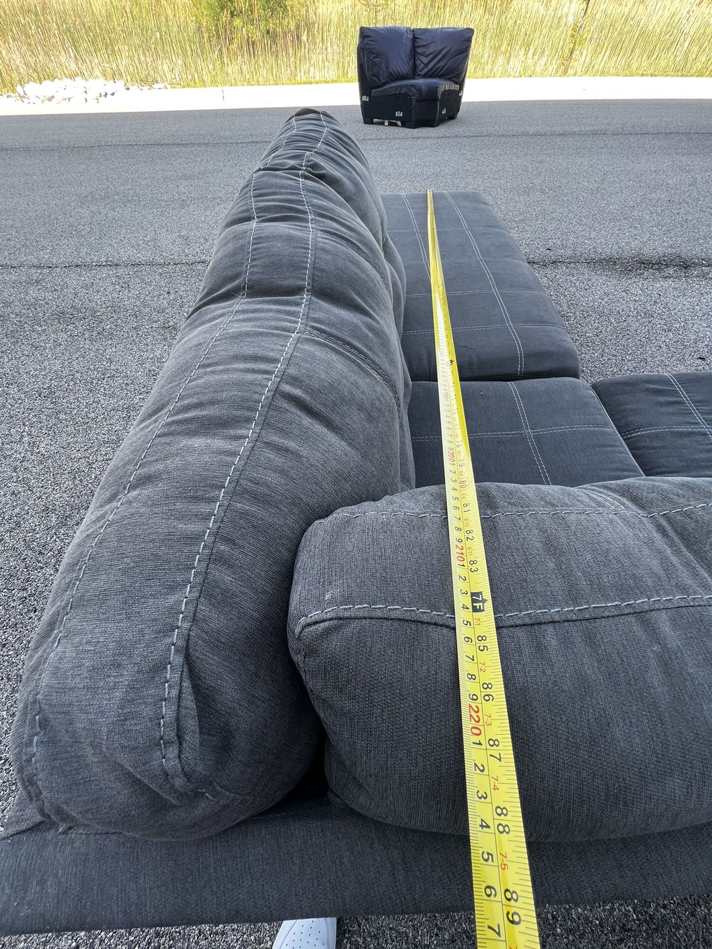 Beautiful Comfy Sectional Couch! ***Free Delivery*** for Sale in