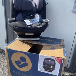 New MaxiCosi Magellan Convertible Car Seat 